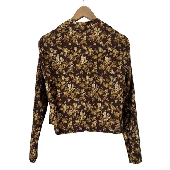 DOEN Sheila Button Down Top in Fern Grove Floral - Picture 4 of 10